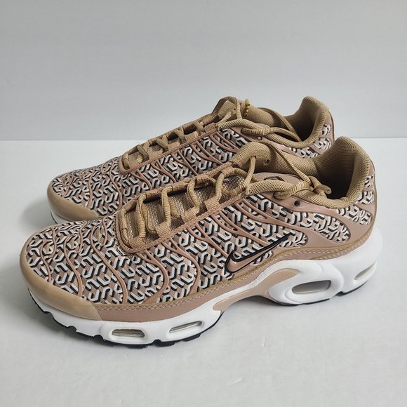 NEW Nike Womens Air Max Plus United In Victory Shoes FB2557-200 Size 7 Brown